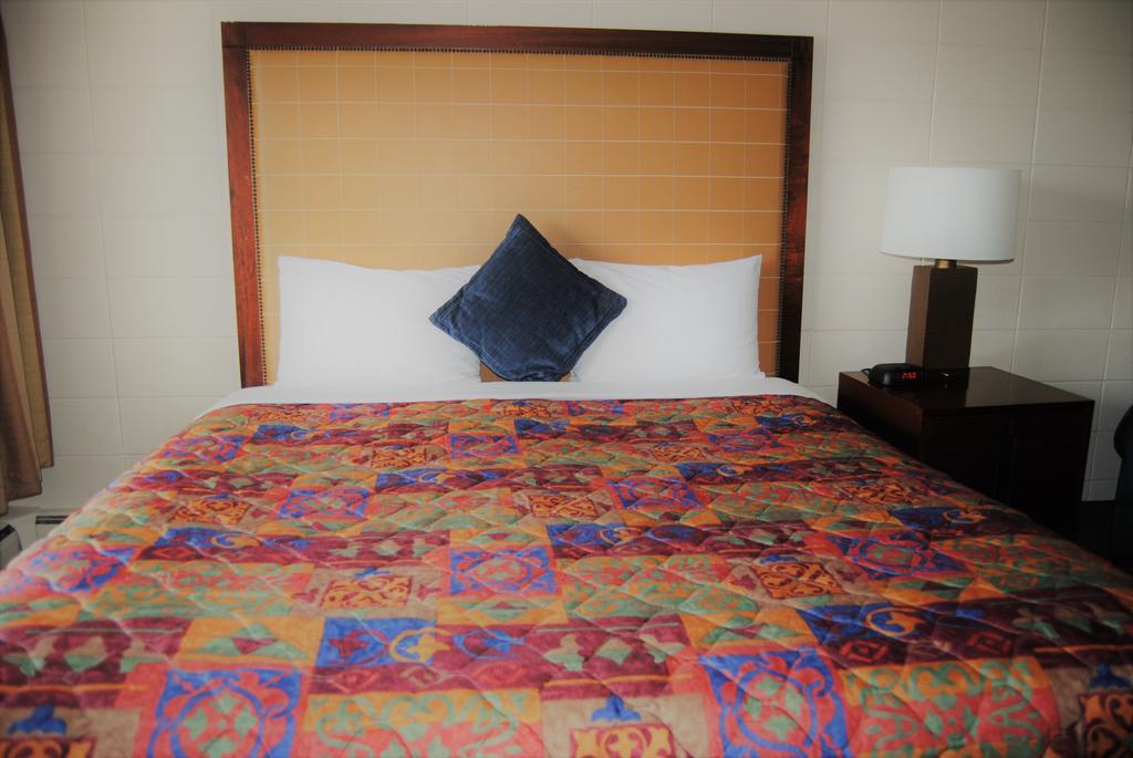 إيدمونتون Derrick Motel المظهر الخارجي الصورة