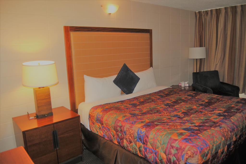 إيدمونتون Derrick Motel المظهر الخارجي الصورة