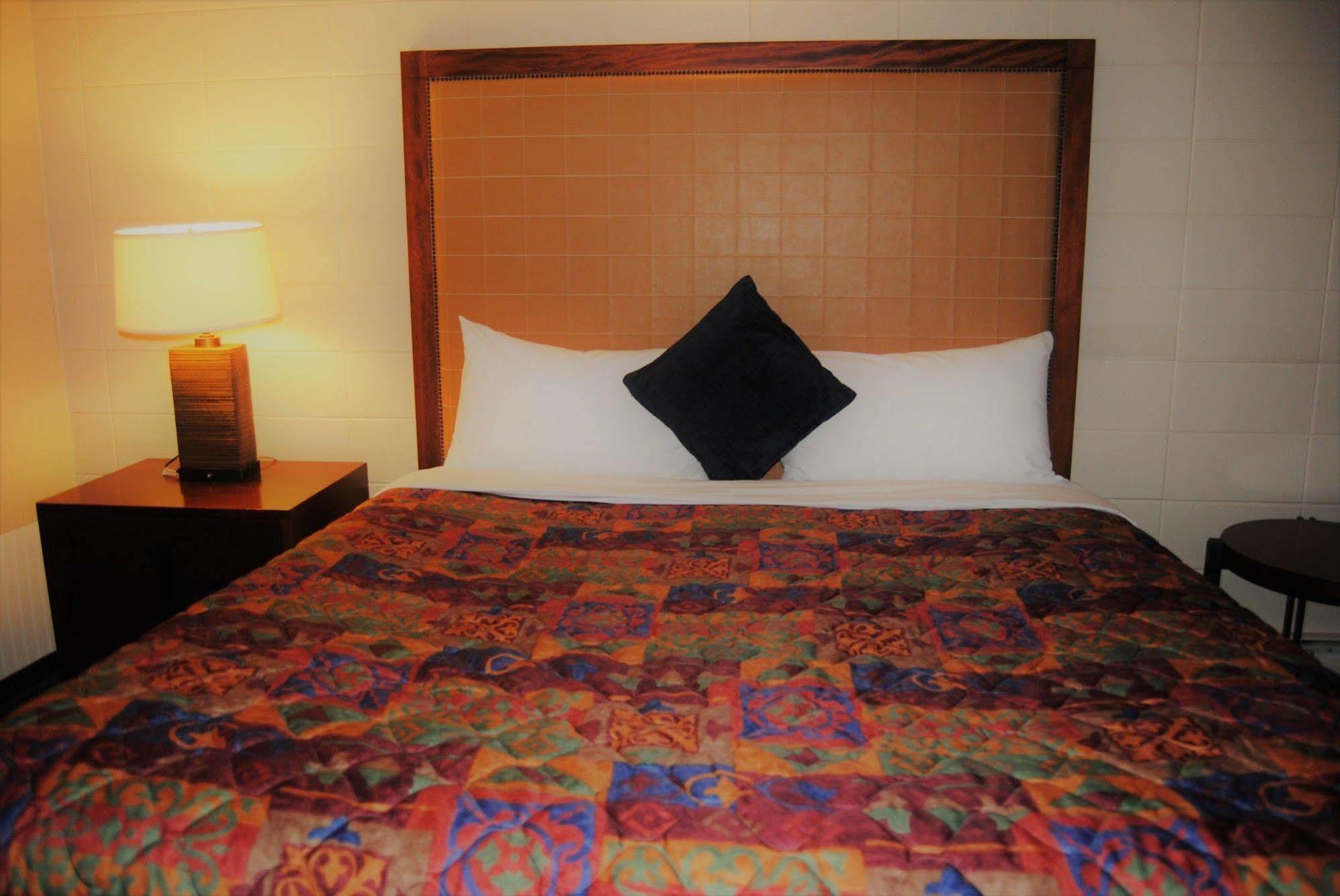 إيدمونتون Derrick Motel المظهر الخارجي الصورة