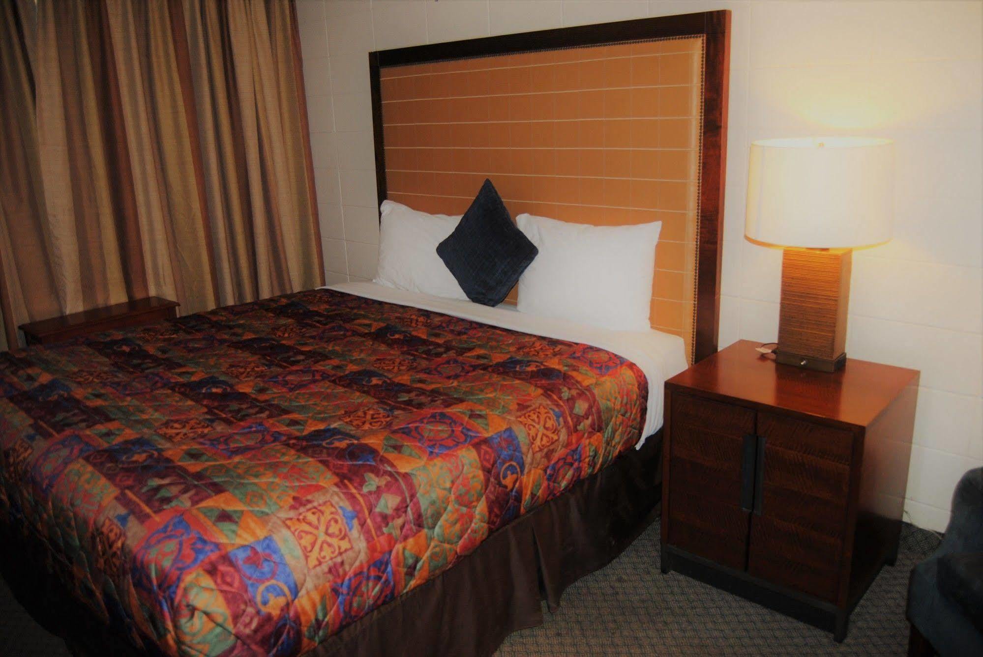 إيدمونتون Derrick Motel المظهر الخارجي الصورة